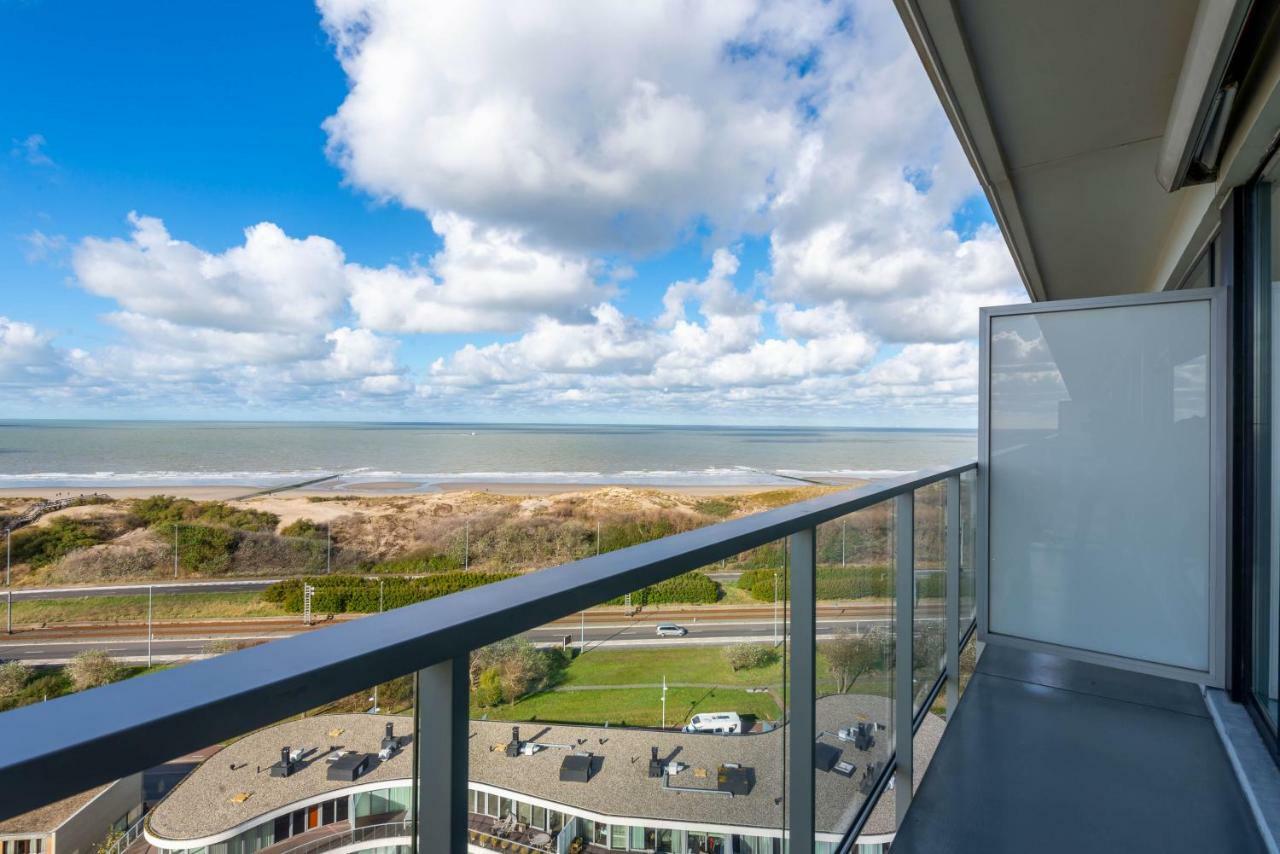 Panoramic & Modern Apartment With Sea View Bredene Kültér fotó